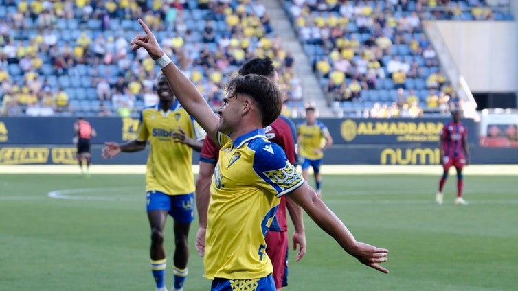 Paco López llama a filas a Melendo