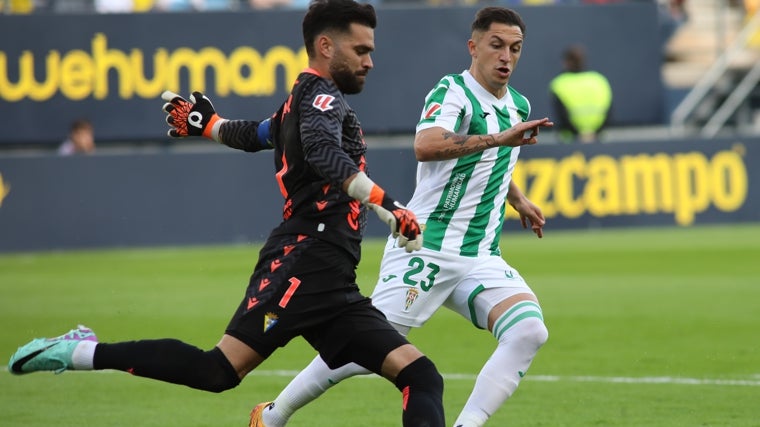 El guardameta David Gil está en proceso de recuperación.