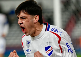 Gonzalo Petit celebra un tanto con Nacional