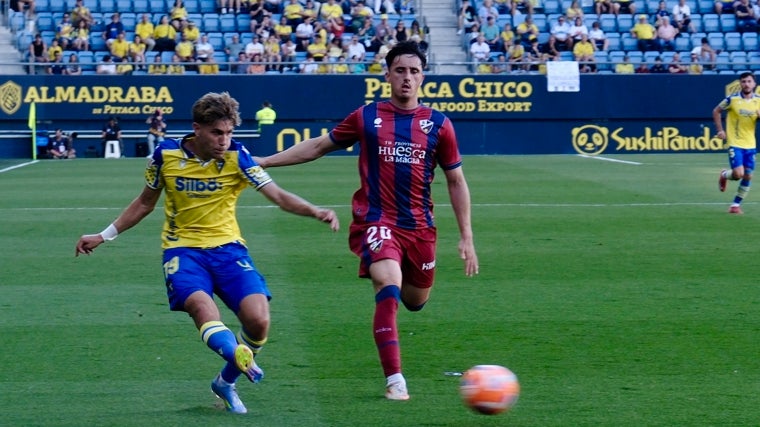 De la Rosa durante el Cádiz - Huesca de la pasada temporada.