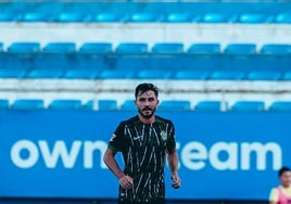 Víctor Chust ya defiende la camiseta del Elche CF