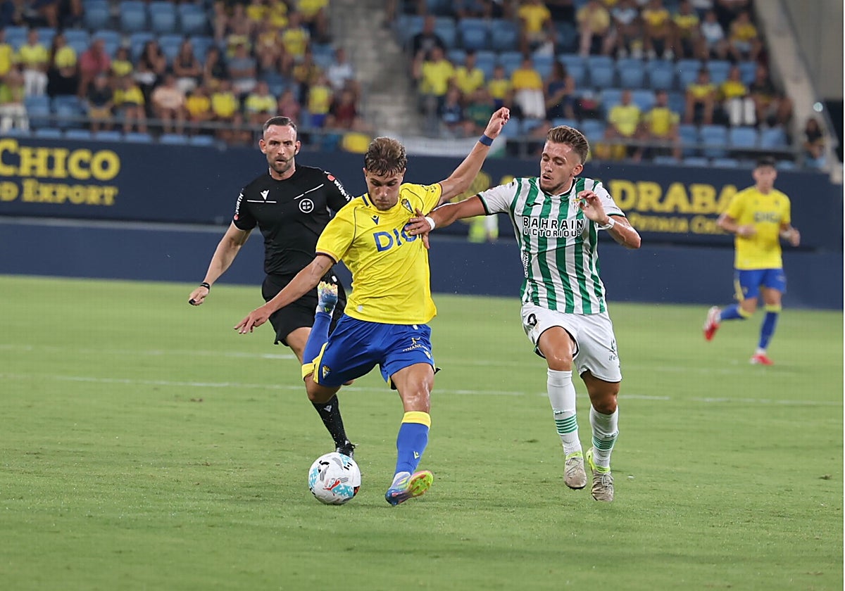 De la Rosa fue de los más activos en el Cádiz CF