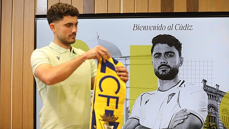 Alineaciones oficiales del Leganés - Cádiz de La Liga Hypermotion 2025-2026 hoy: onces y banquillo de suplentes