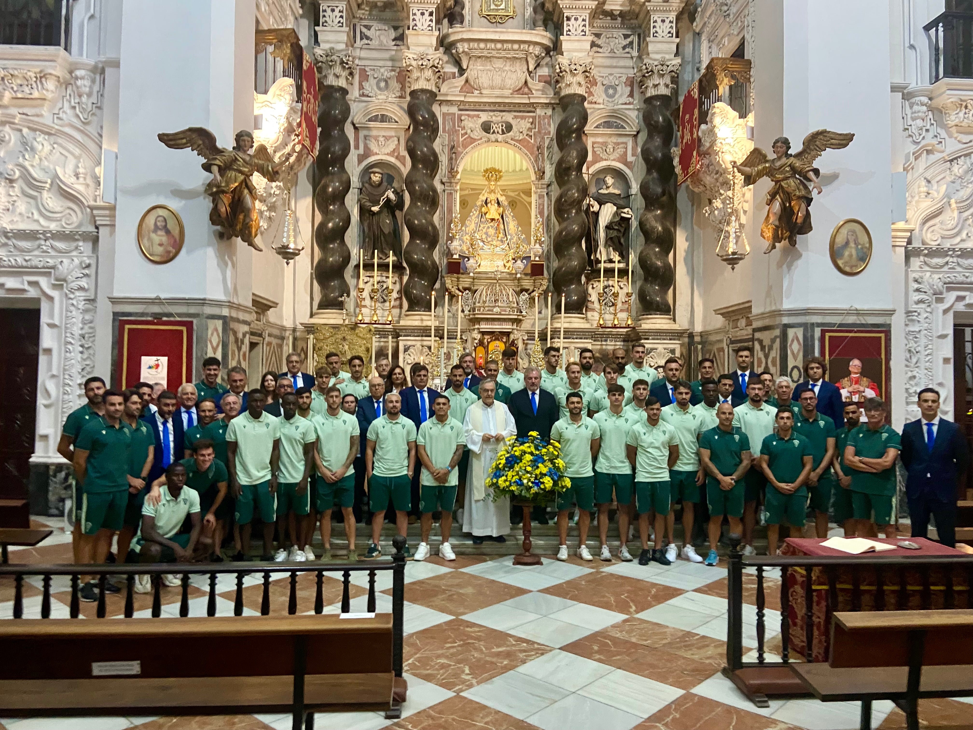 Las imágenes de la visita del Cádiz CF a la Patrona