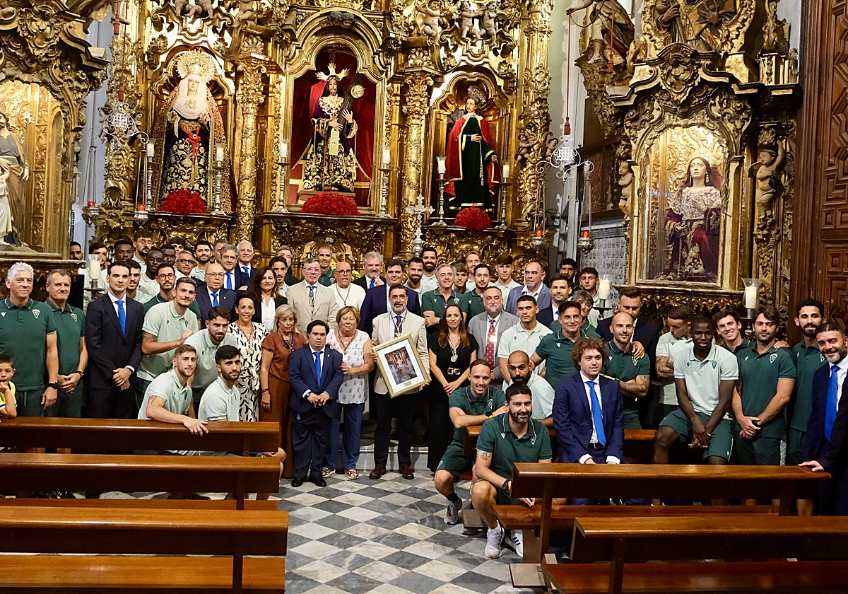 El Cádiz CF en Santa María, con el Nazareno