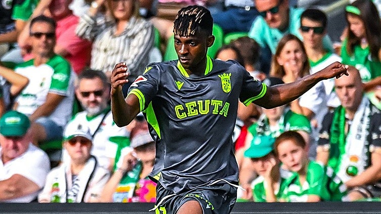 Efe Aghama, la nueva promesa nigeriana del Ceuta por la que apuesta el Cádiz CF