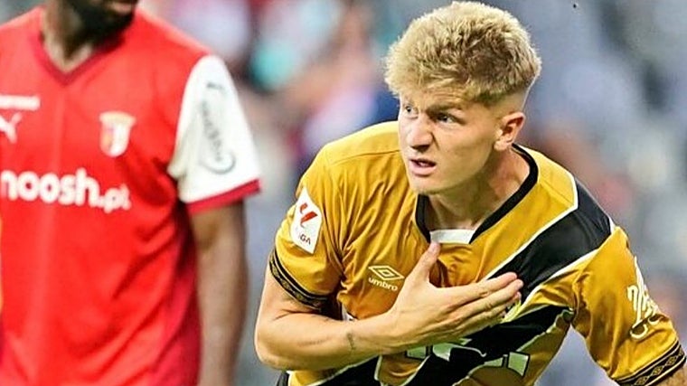 Pelayo Fernández, nuevo central del Cádiz CF.