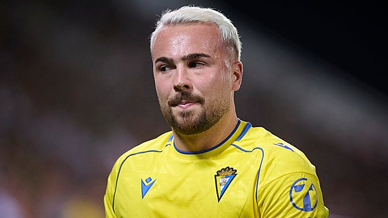 Ontiveros está representado por su suegro Sufi, padre del madridista Brahim.