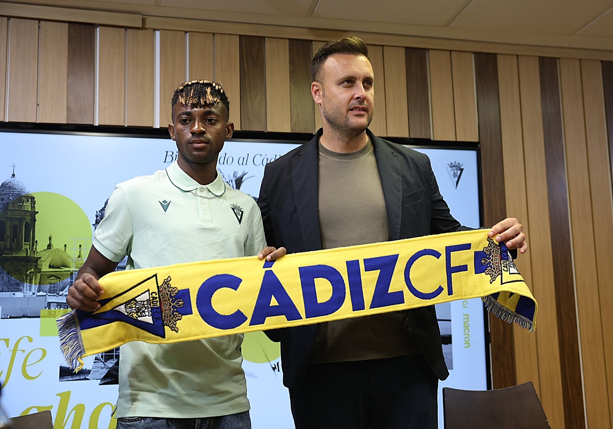 Efe Aghama y Juan Cala.