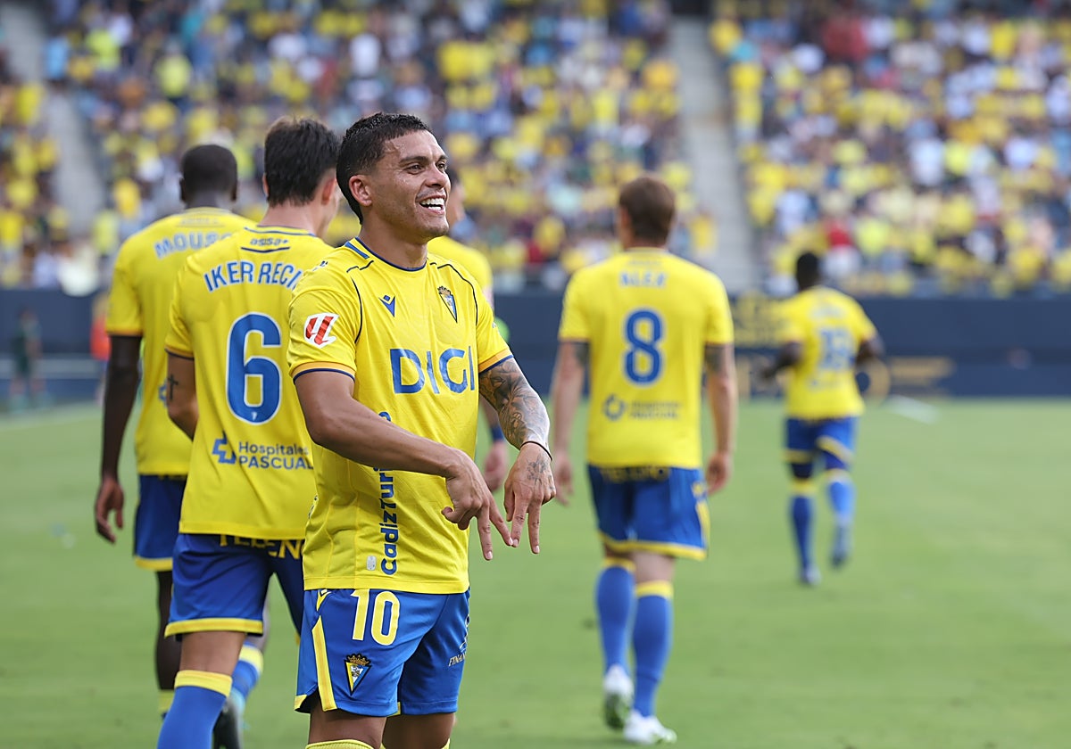 Brian Ocampo celebra el tanto contra el Albacete