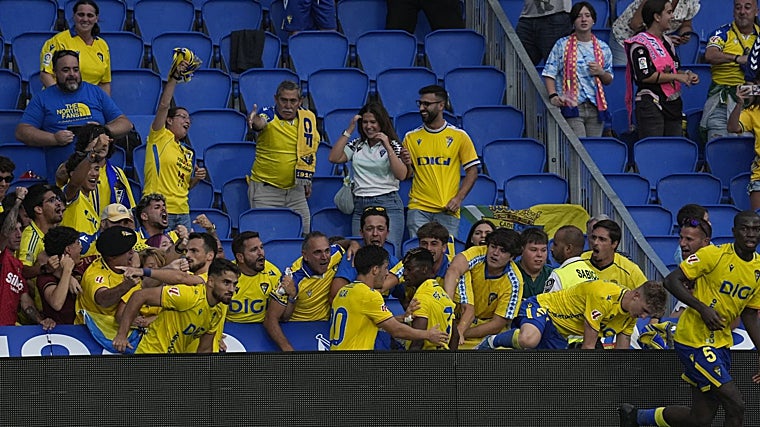 El Cádiz CF seguirá una semana más en la zona de &#039;play off&#039; de ascenso