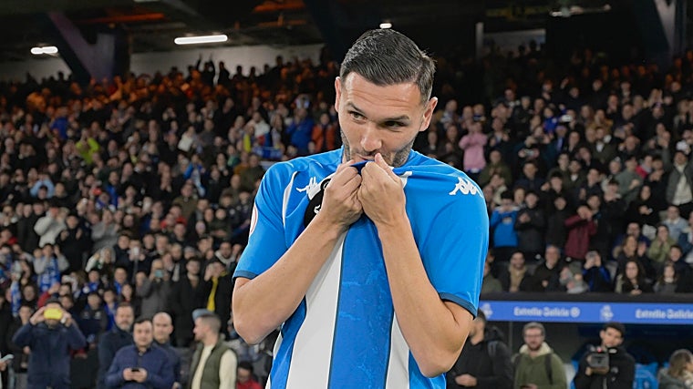 Lucas Pérez cambió el Cádiz CF, en Primera, por el Dépor, en la Primera RFEF.