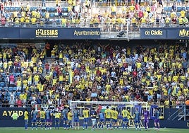 El Cádiz CF sigue invicto, lo gana todo en casa y no se baja del 'play off'