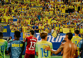 Cuenta atrás para el Málaga - Cádiz: comienza la reserva de entradas