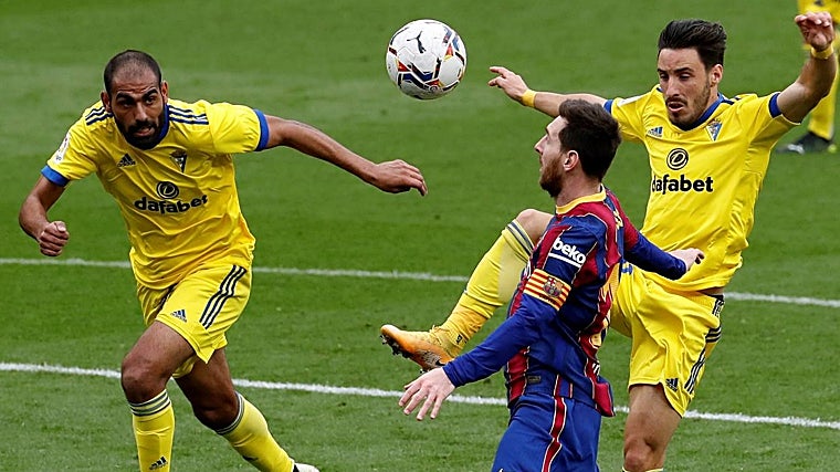 Iza lleva toda una vida en el Cádiz CF.