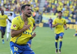 El Cádiz CF empezará el domingo fuera del ascenso directo... ¡pero puede acabar líder!