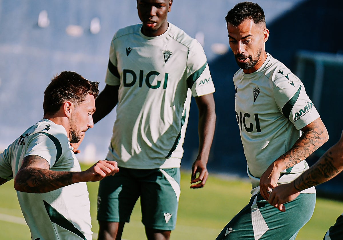 Suso y Kovacevic, las dos novedades en el once, durante un entrenamiento