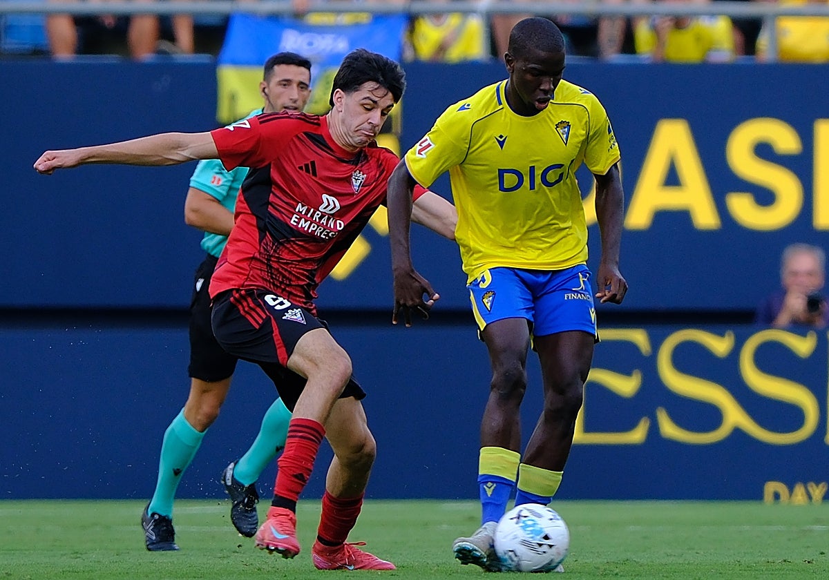 Moussa Diakité, centrocampista del Cádiz CF.