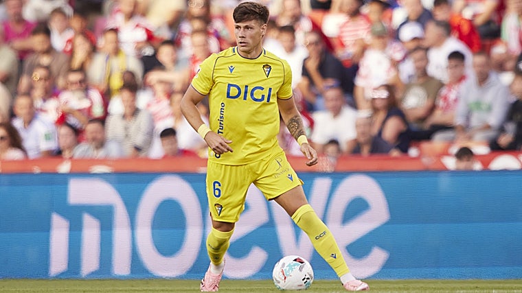 Iker Recio no podrá jugar en Andorra la siguiente semana por acumulación de cartulinas amarillas.