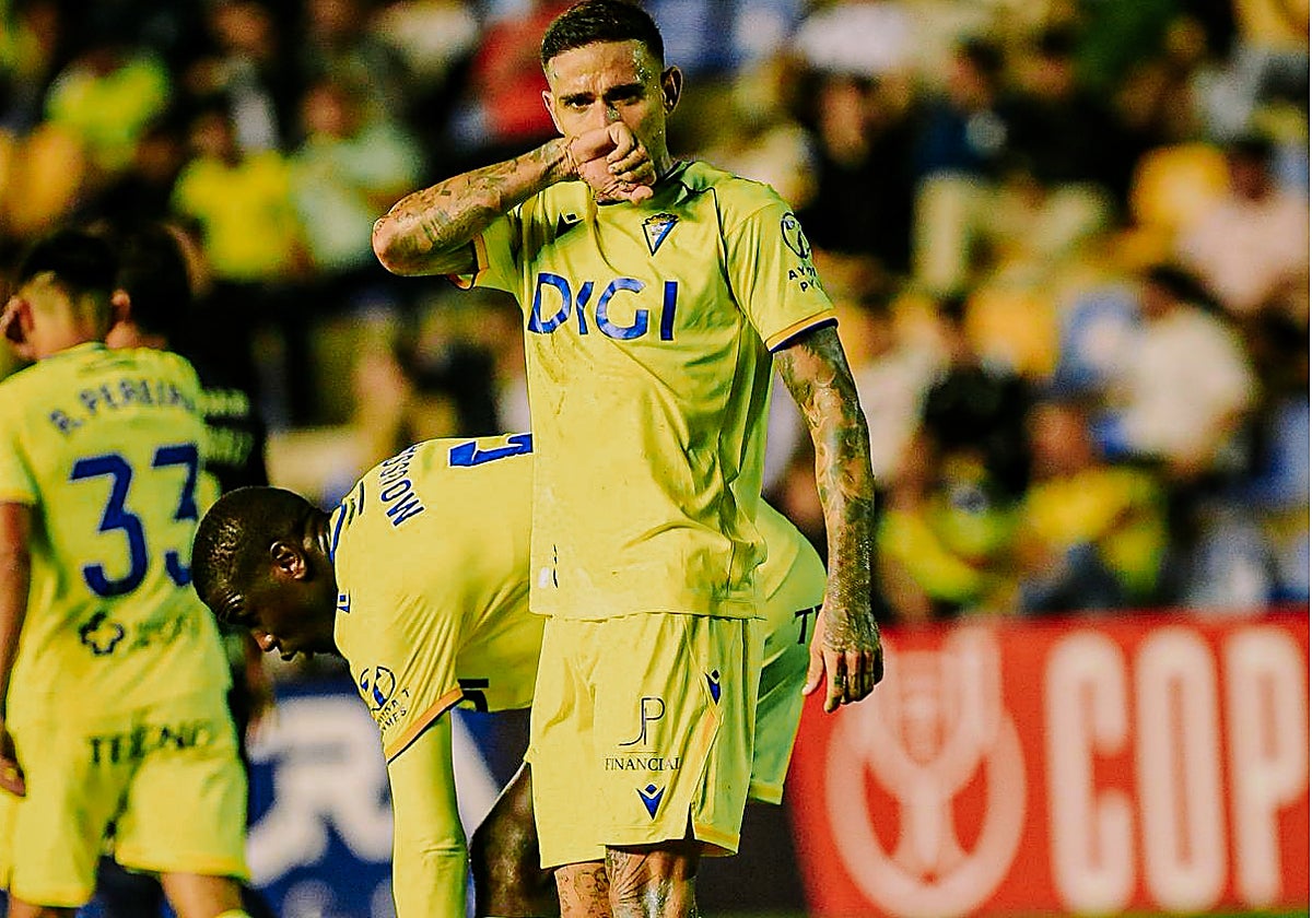 Roger se estrenó como goleador esta temporada en Murcia.