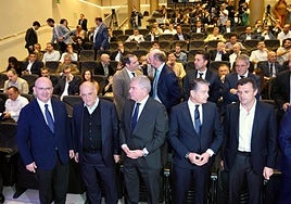 El alcalde desea suerte al Cádiz CF en el Nasdaq