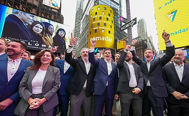 Dirigentes y accionistas del Cádiz celebran en Times Square la salida a bolsa de Nomadar.