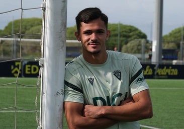 Raúl Pereira forma parte de la primera plantilla del Cádiz CF.