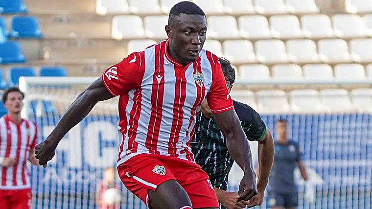 Patrick Soko, seleccionado por Camerún, sí está teniendo protagonismo en la UD Almería.