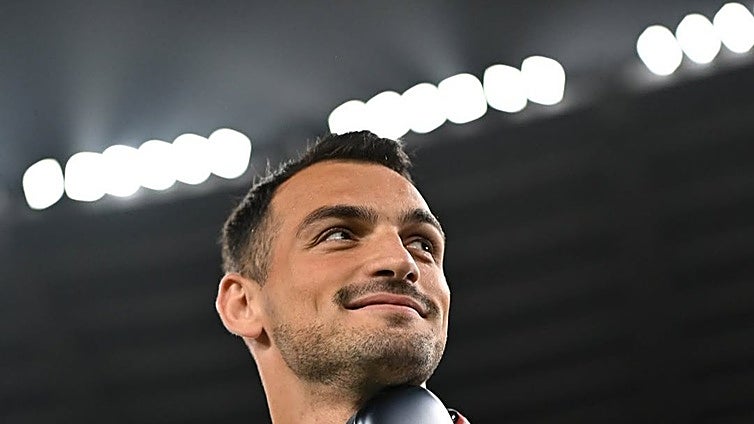 Tabatadze se topa con España