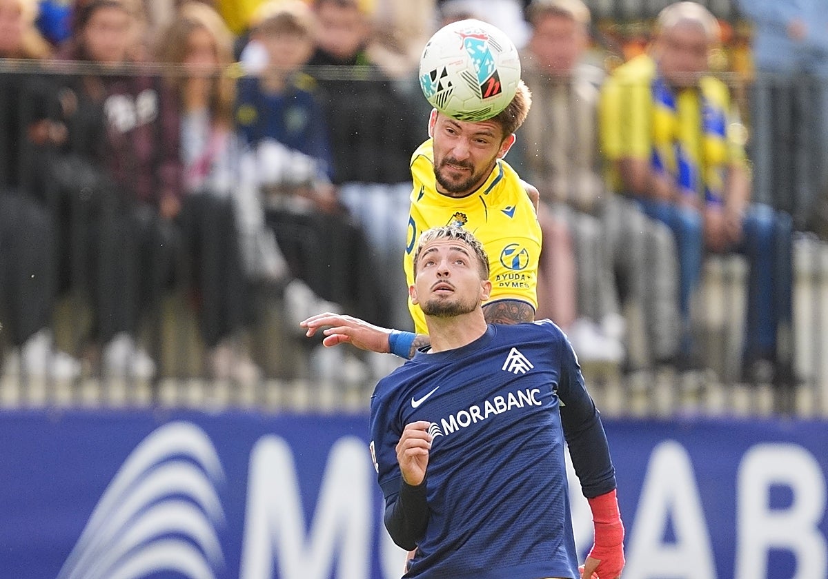 Bojan Kovacevic vuelve a ser titular con el Cádiz CF después de su última aventura con Serbia Sub 21.