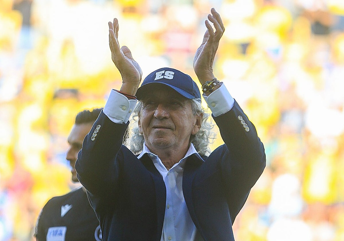 Mágico González, astro salvadoreño y mito del Cádiz CF.