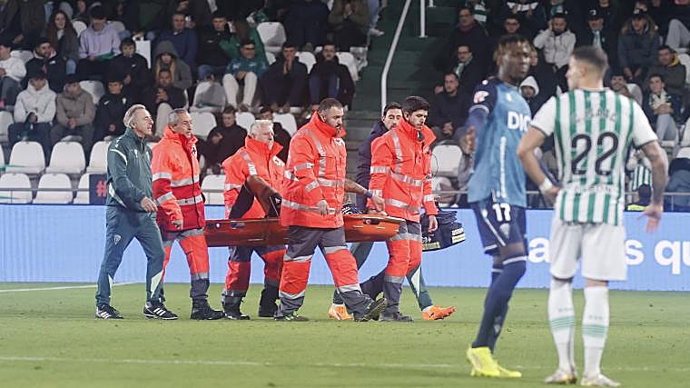 Bojan Kovacevic se marchó en camilla del césped del Nuevo Arcángel.