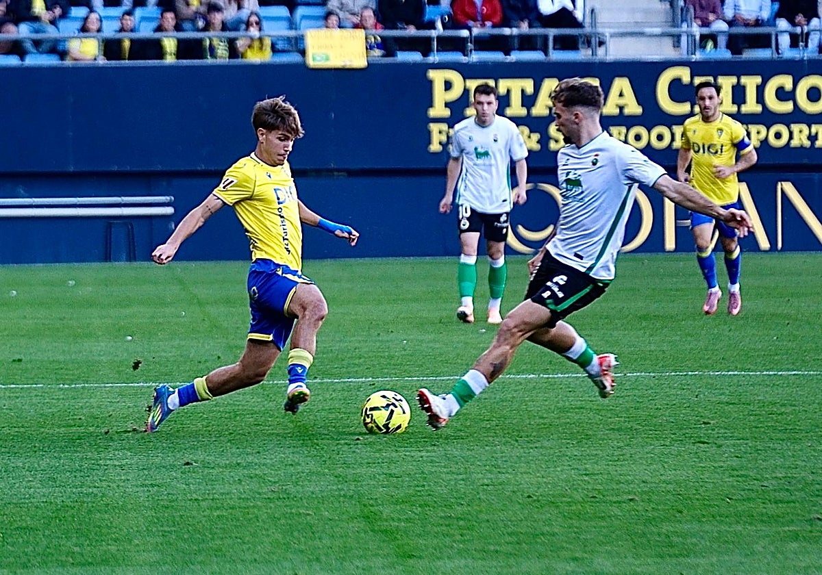 De la Rosa fue protagonista en los dos goles del conjunto gaditano.