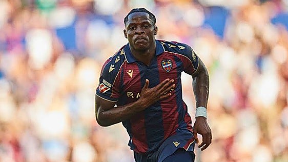 El Cádiz CF sigue pendiente del futuro de Etta Eyong