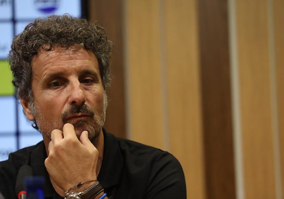 Idiakez deja de ser entrenador del Cádiz a cuatro días del inicio de la Liga