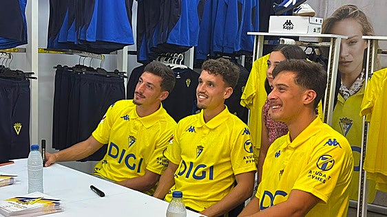 El Cádiz presenta a sus nuevos fichajes