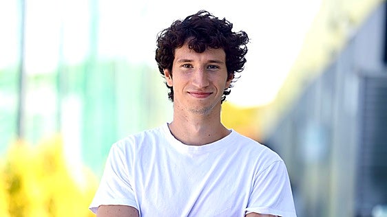 Ibon Sánchez: «Estoy muy feliz en el Cádiz, ojalá pueda vivir noches para la historia»