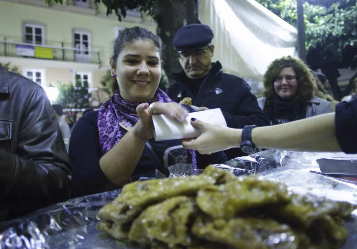 Pestiñada, empanada y mejillonada: un fin de semana cargado con las fiestas gastronómicas del Carnaval de Cádiz
