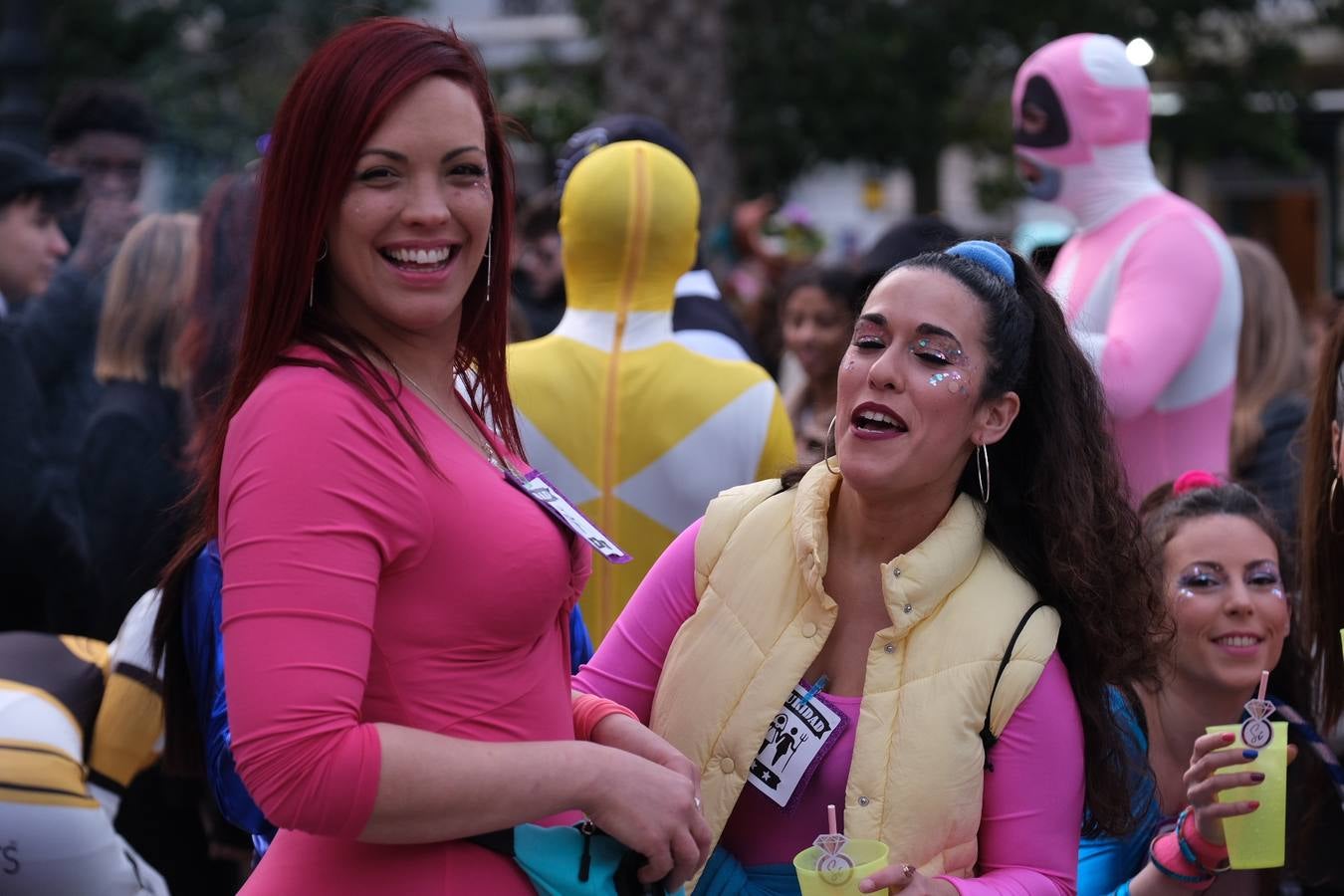 Fotos: El Carnaval más canalla ya asalta las calles de Cádiz