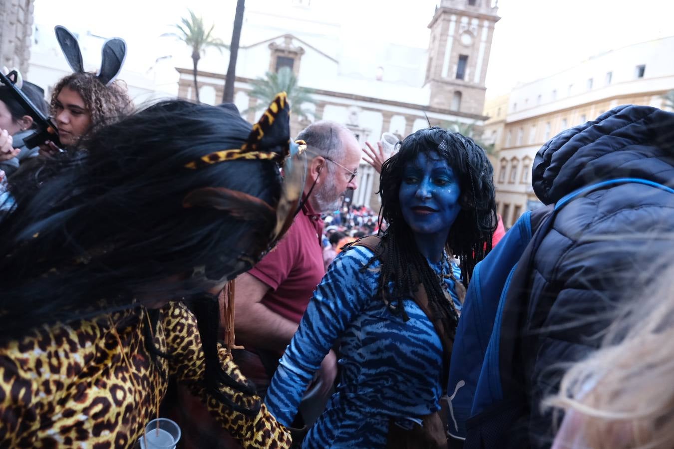 Fotos: El Carnaval más canalla ya asalta las calles de Cádiz