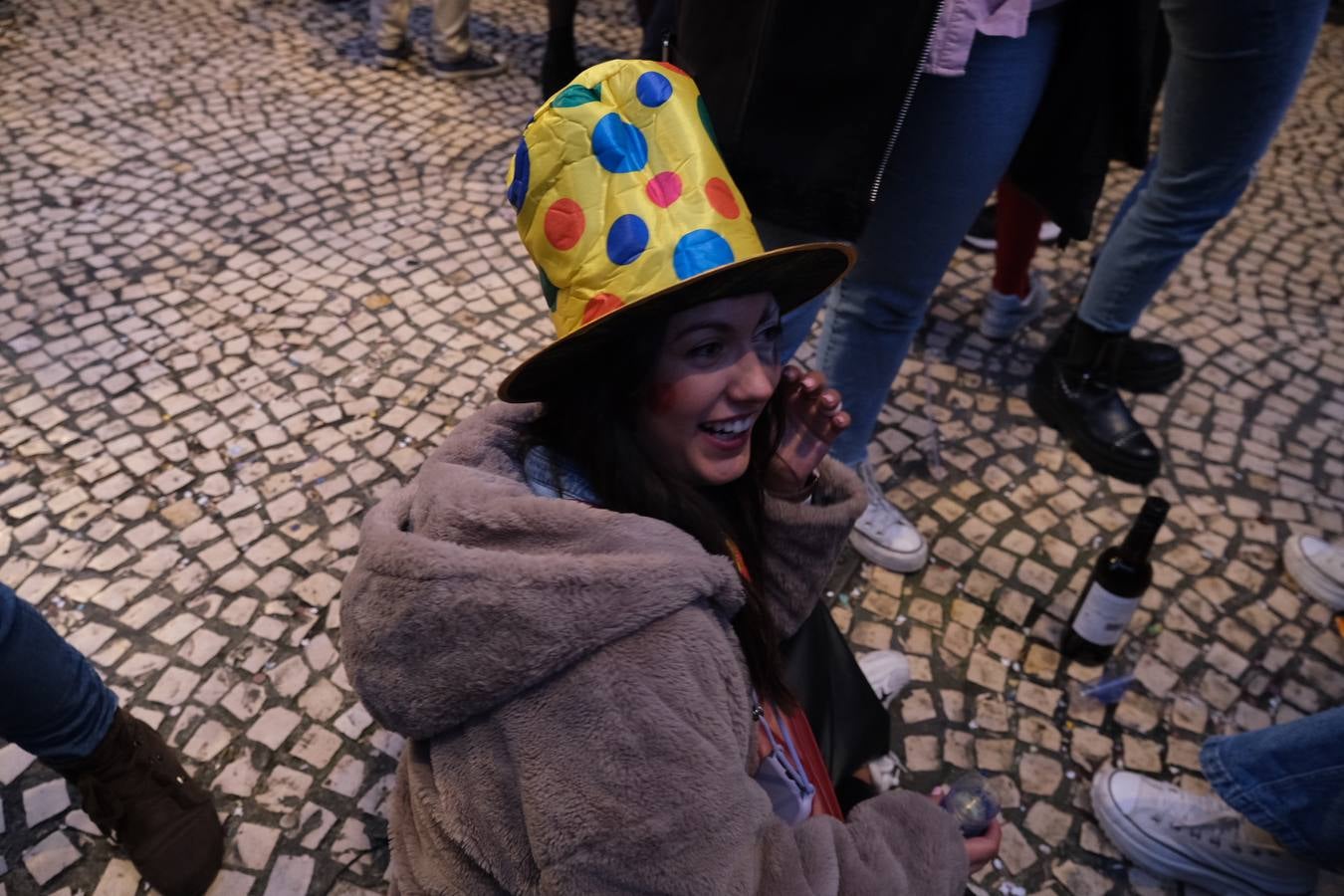 Fotos: El Carnaval más canalla ya asalta las calles de Cádiz