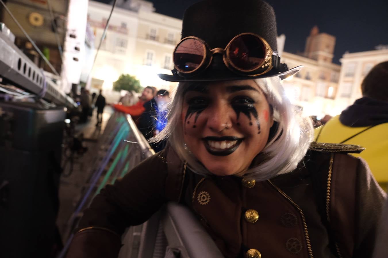 Fotos: El Carnaval más canalla ya asalta las calles de Cádiz