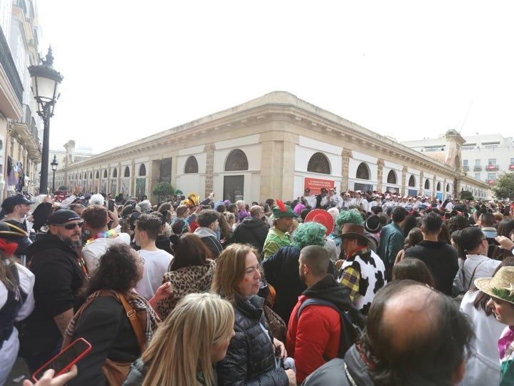 Fotos: Y Cádiz ya vive el Carnaval en la calle
