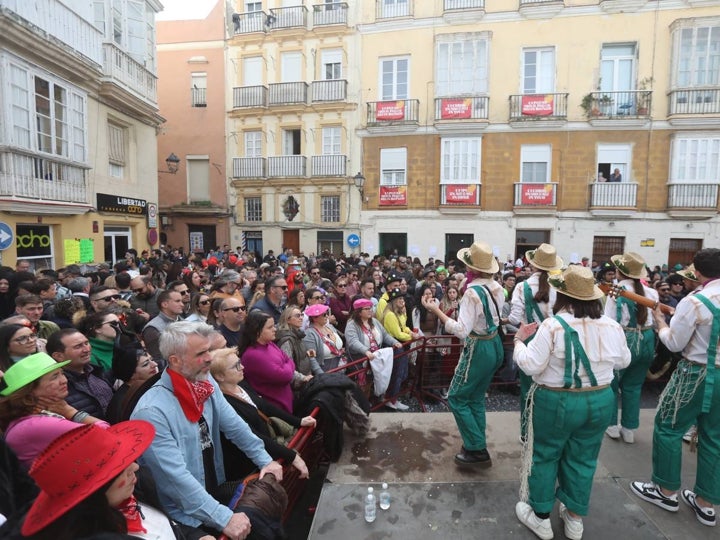 Fotos: Y Cádiz ya vive el Carnaval en la calle