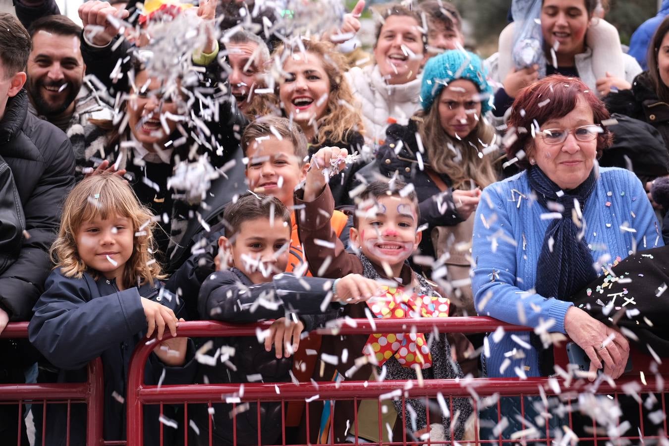 Fotos: las mejores imágenes de la Cabalgata Magna del Carnaval de Cádiz