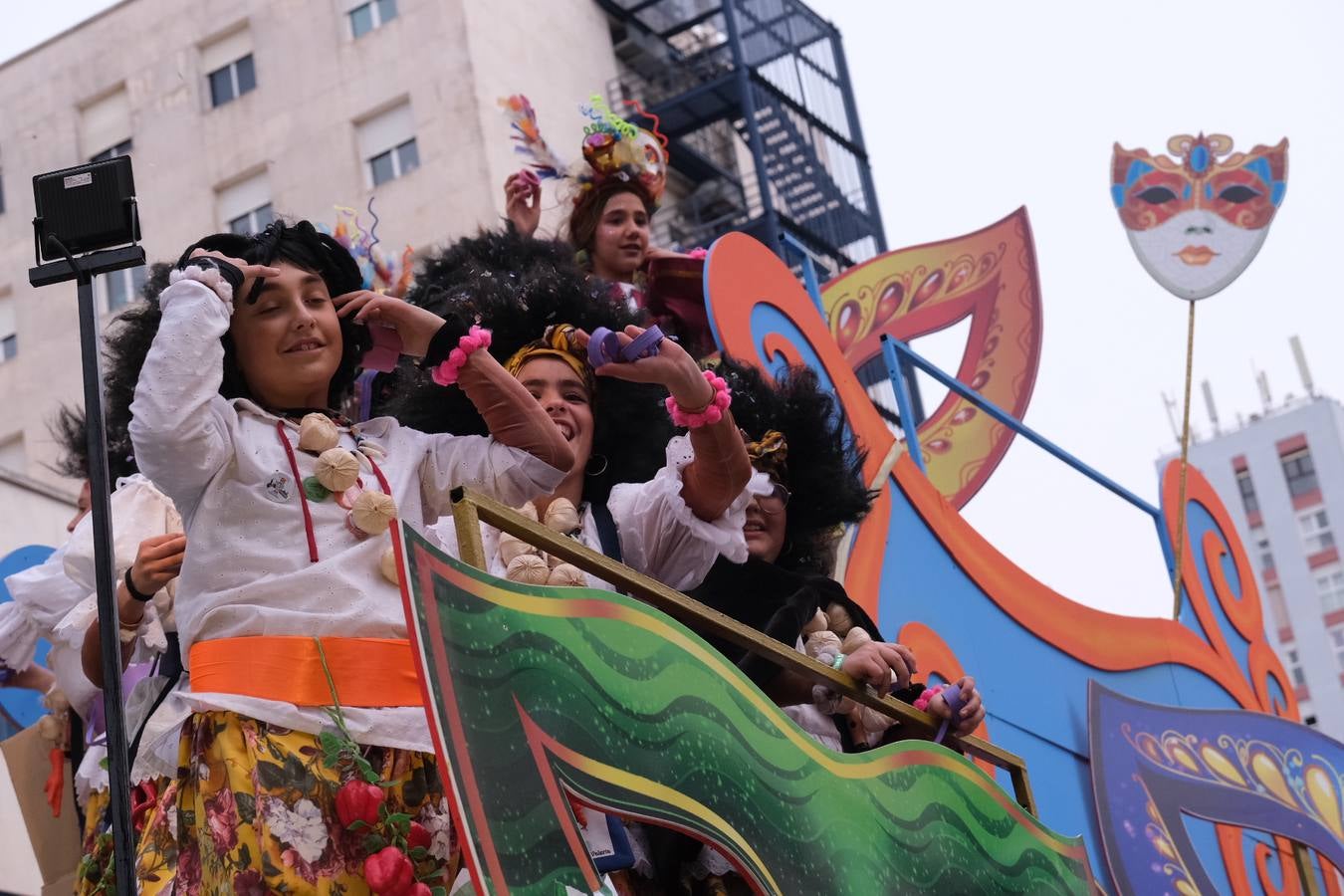 Fotos: las mejores imágenes de la Cabalgata Magna del Carnaval de Cádiz