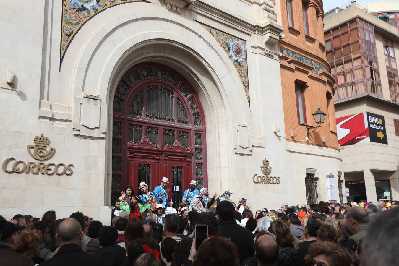 Fotos: el domingo de coros en imágenes; Cádiz sigue de Carnaval