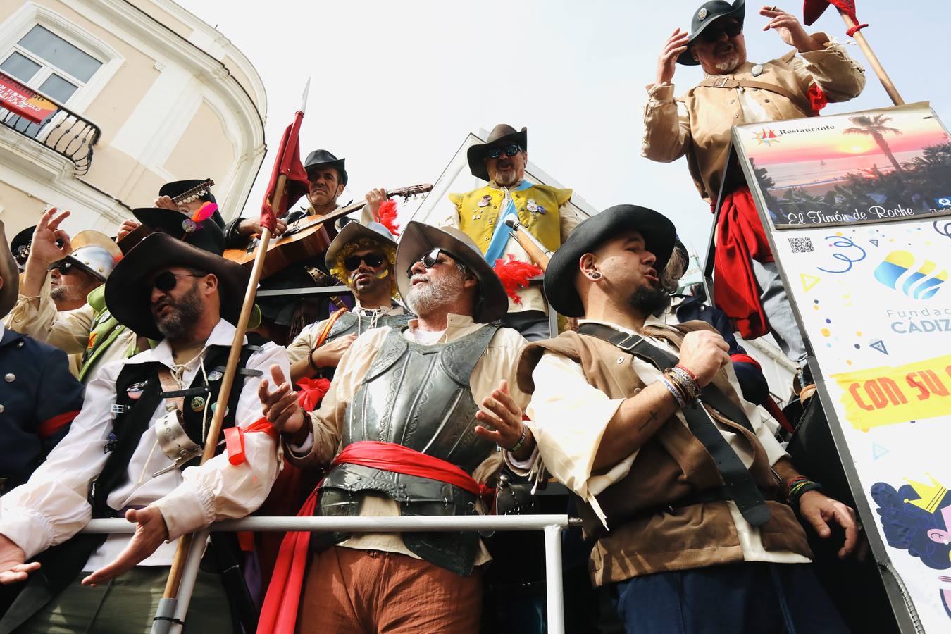 Fotos: el domingo de coros en imágenes; Cádiz sigue de Carnaval