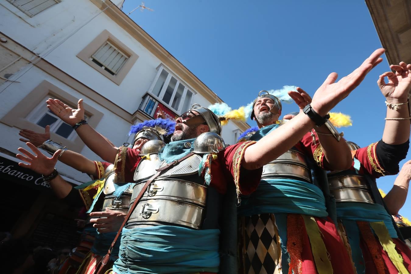 Las imágenes del Domingo de Piñata en el Carnaval de Cádiz 2023