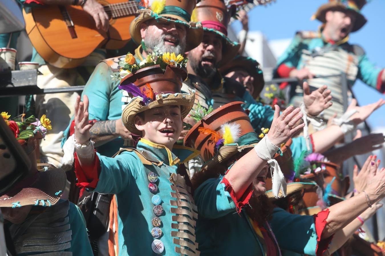 Las imágenes del Domingo de Piñata en el Carnaval de Cádiz 2023